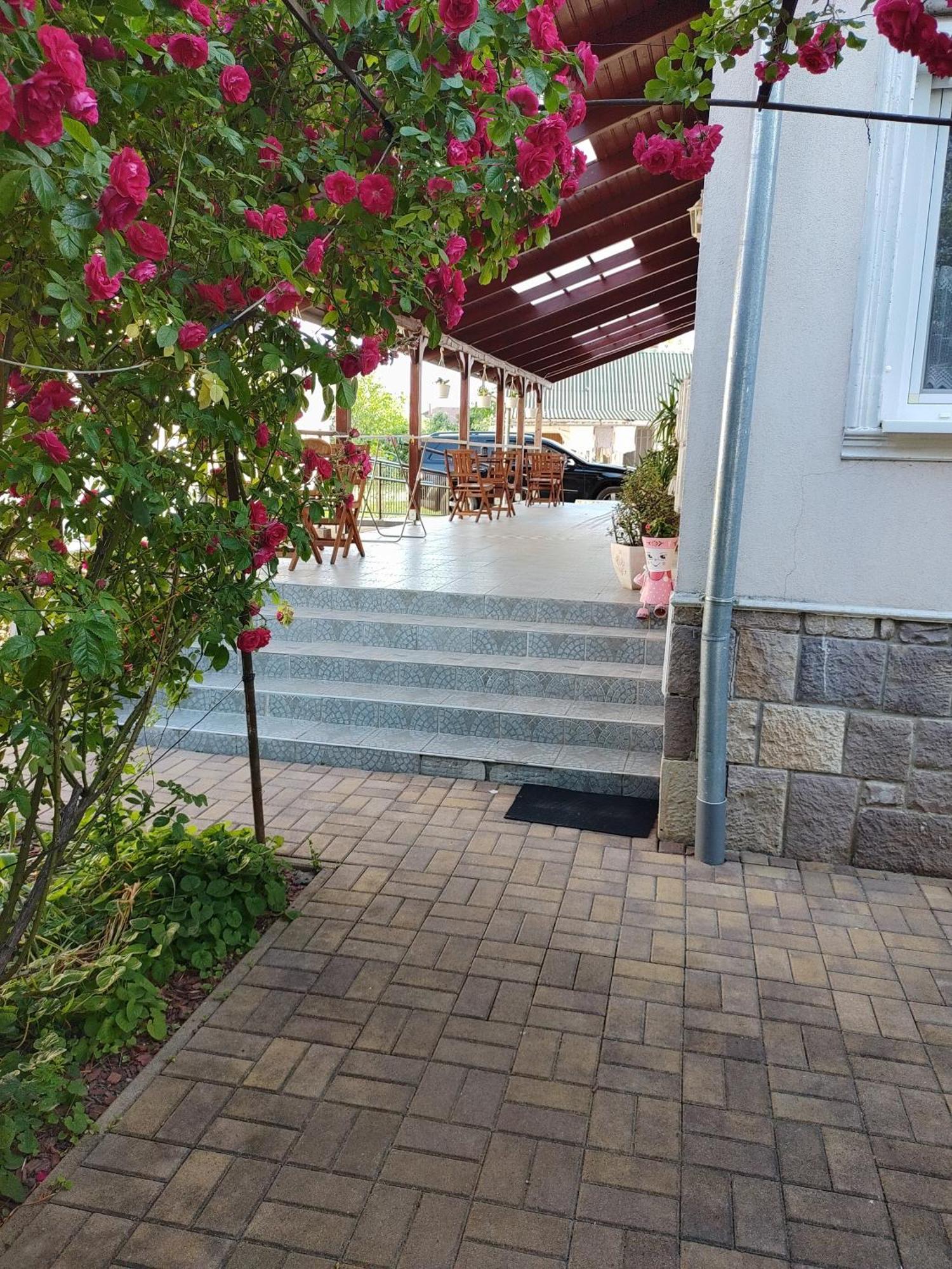 Berta Panzió Hajduszoboszlo Exterior foto