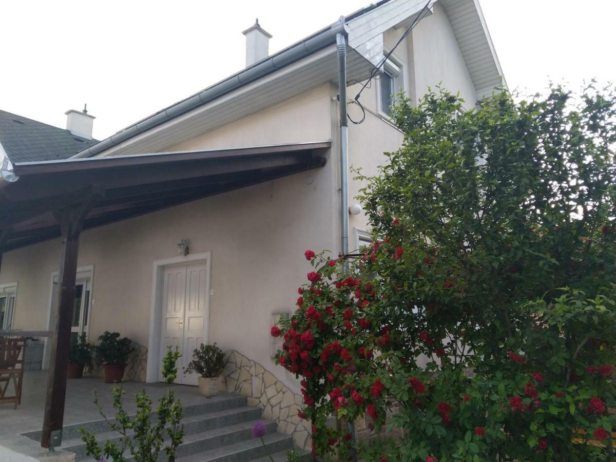 Berta Panzió Hajduszoboszlo Exterior foto